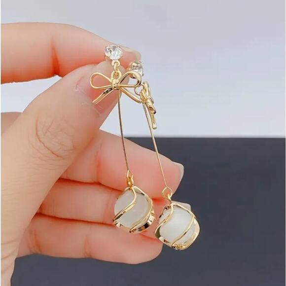 NEW - Vintage style bowknot dangle drop earrings, coquette bow earrings - Picture 1 of 3